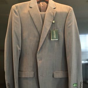 Men’s suit (gray/white)